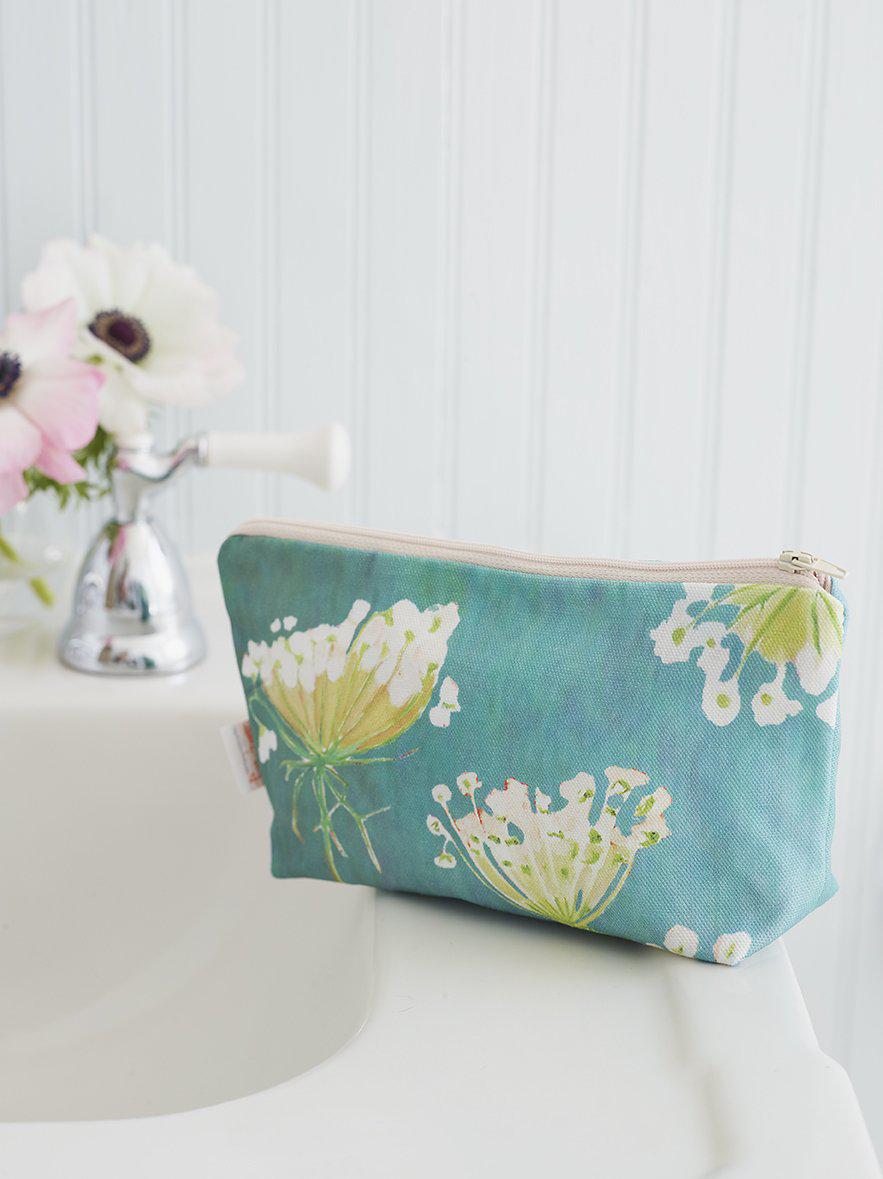 Makeup Bag: Queen Anne's Lace on Teal-India & Purry