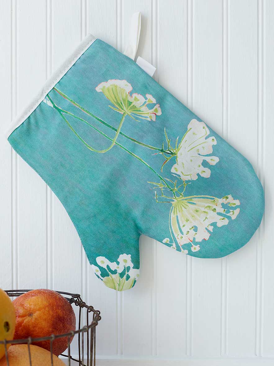 Oven Mitt: Queen Anne's Lace on Teal-India & Purry