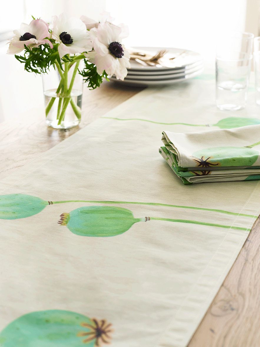 Table Runner: Poppy Pods on Ecru-India & Purry
